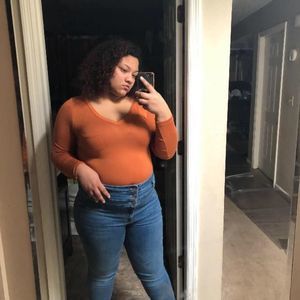 Meet your Posher, Alexia